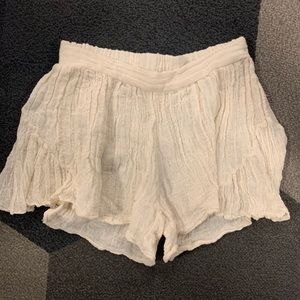 Jenn’s Pirate Booty gauze shorts from ShopBop 🌞